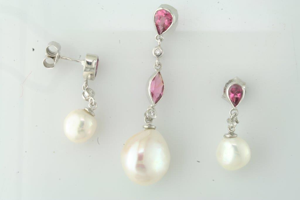 Pendants 008