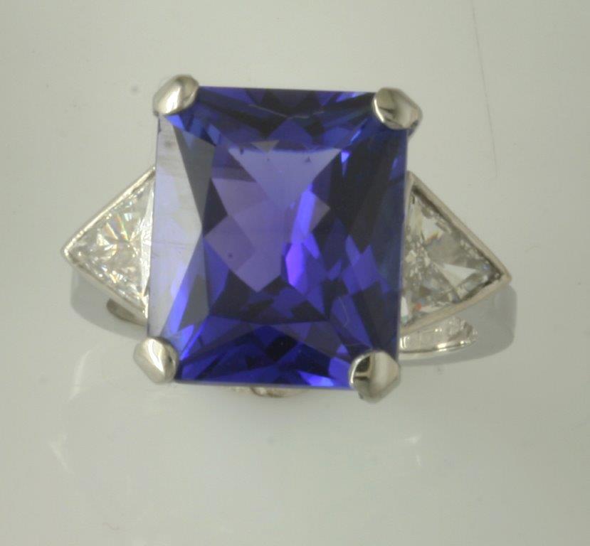 Bespoke ring 007